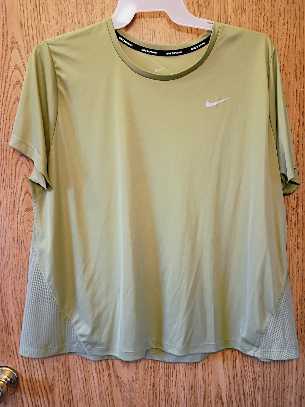 Women's Nike Short Sleeve Training Tee in Olive Green